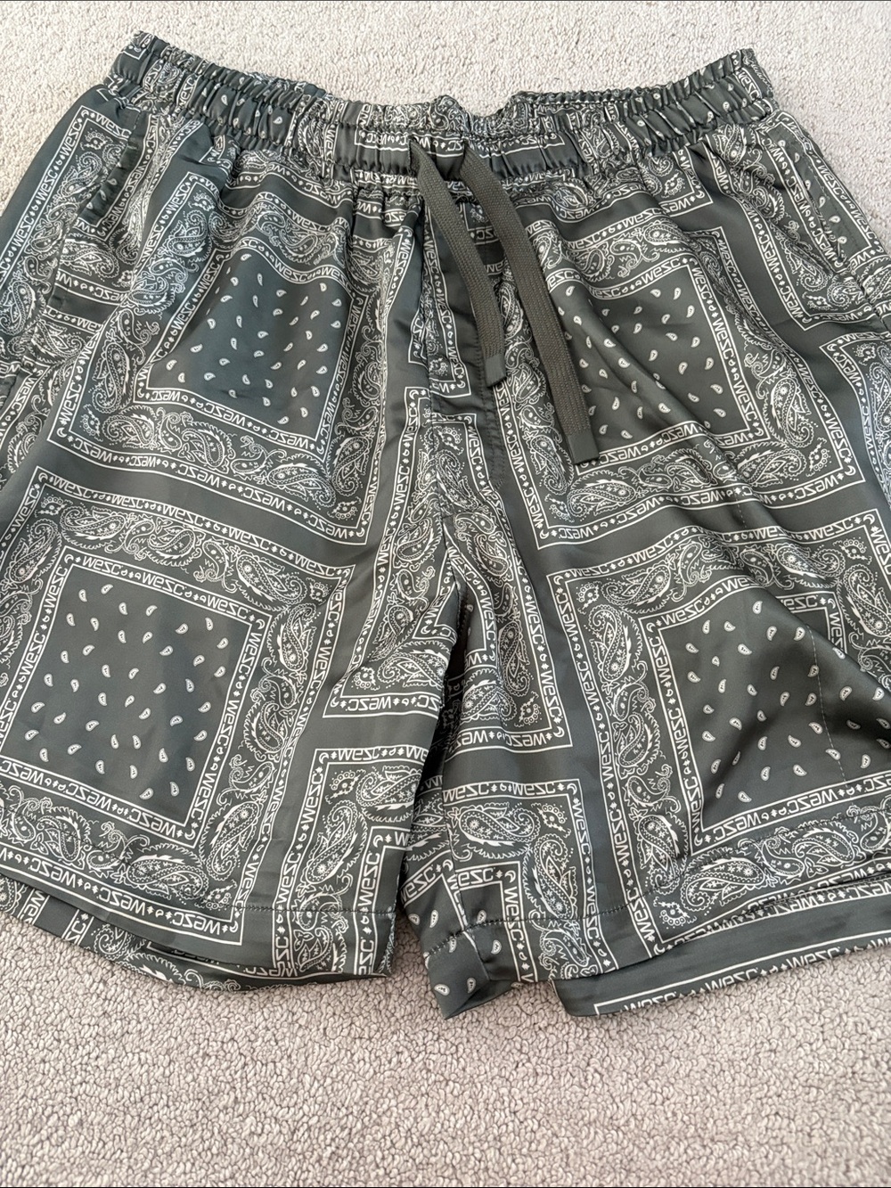 Wesc Bandana Shorts Mens Sizs L Womens Size XL